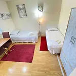 Single Room - Kings Cross, Female Only,, Guest Rooms