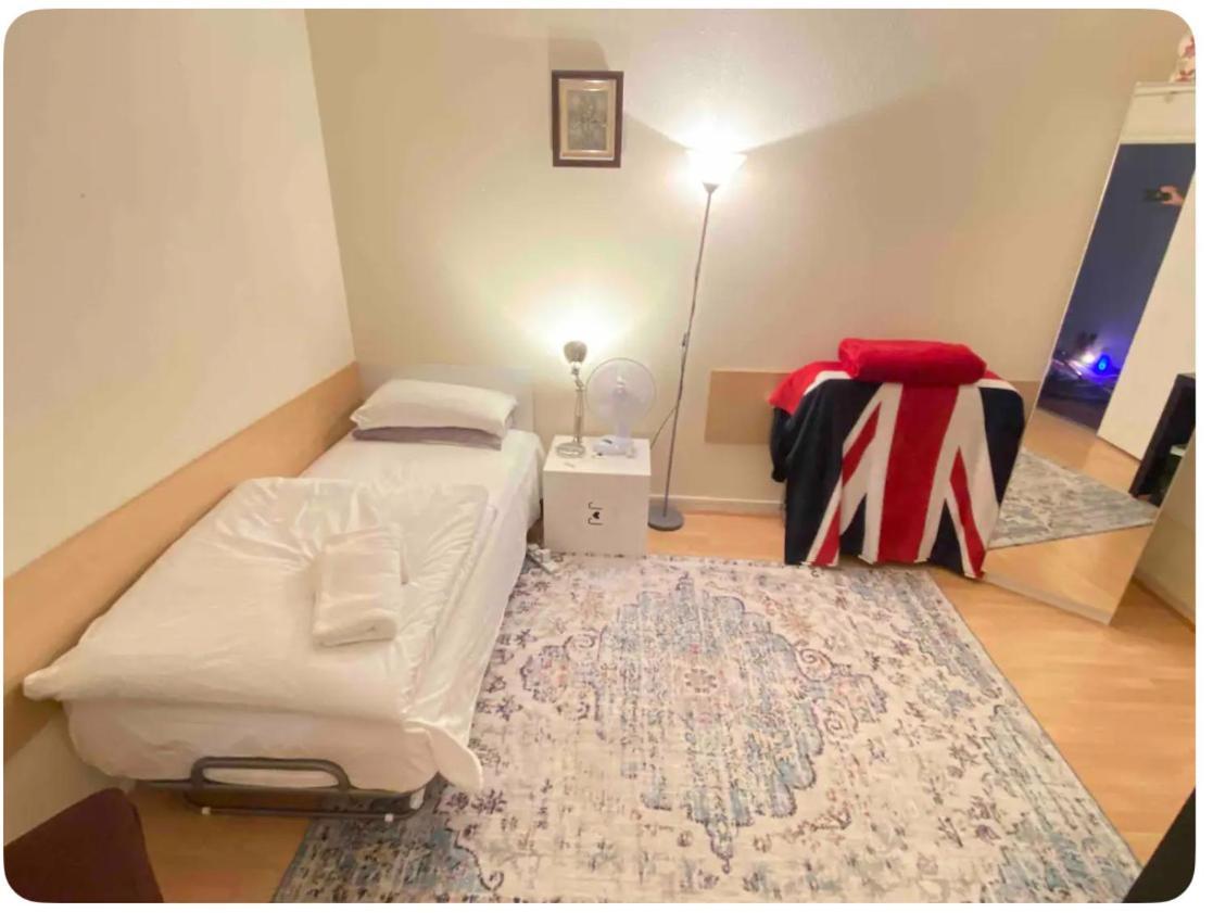 Single - Kings Cross, Female Only,, Guest * London